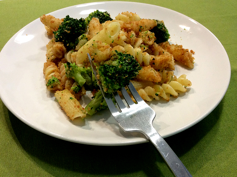 primo piatto di pasta con broccoli e pangrattato ricetta facile e veloce