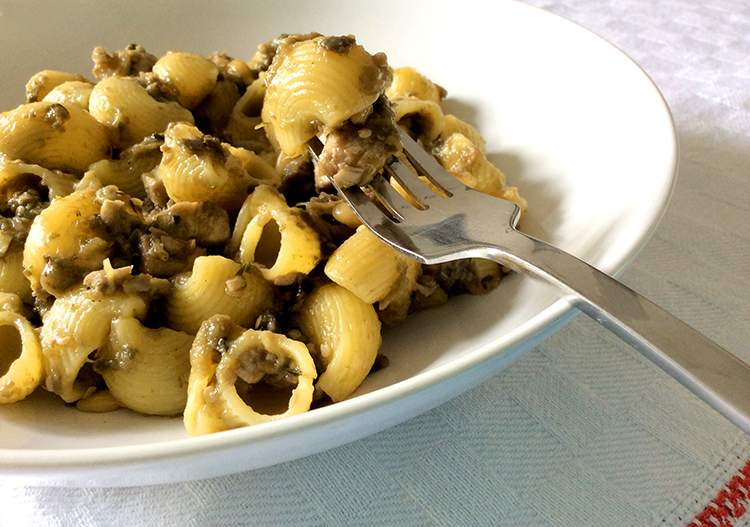 ricetta facile per preparare pasta con pesce spada melanzane pinoli menta e basilico con il bimby